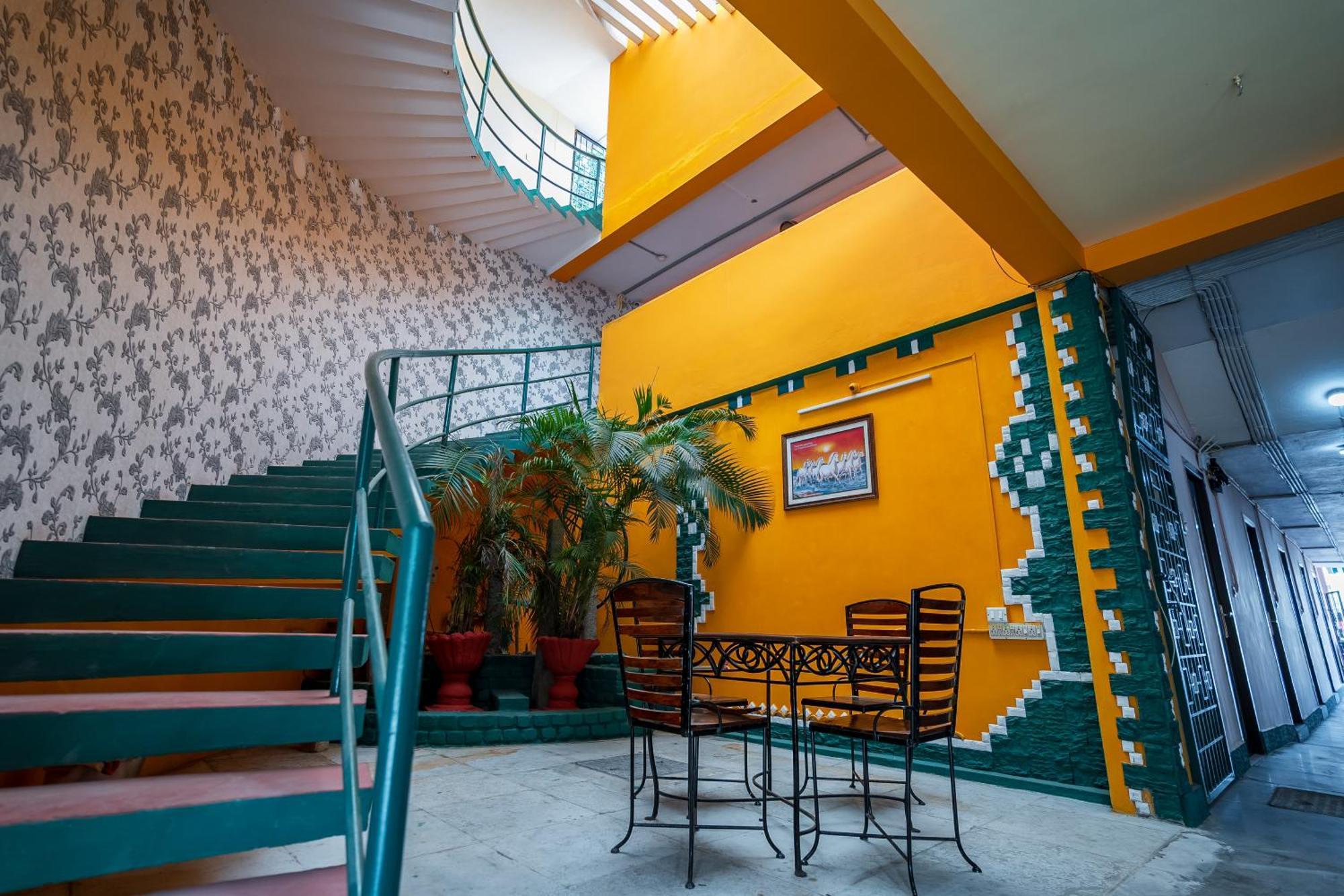 ホテル La Courtyard ポンディシェリ エクステリア 写真